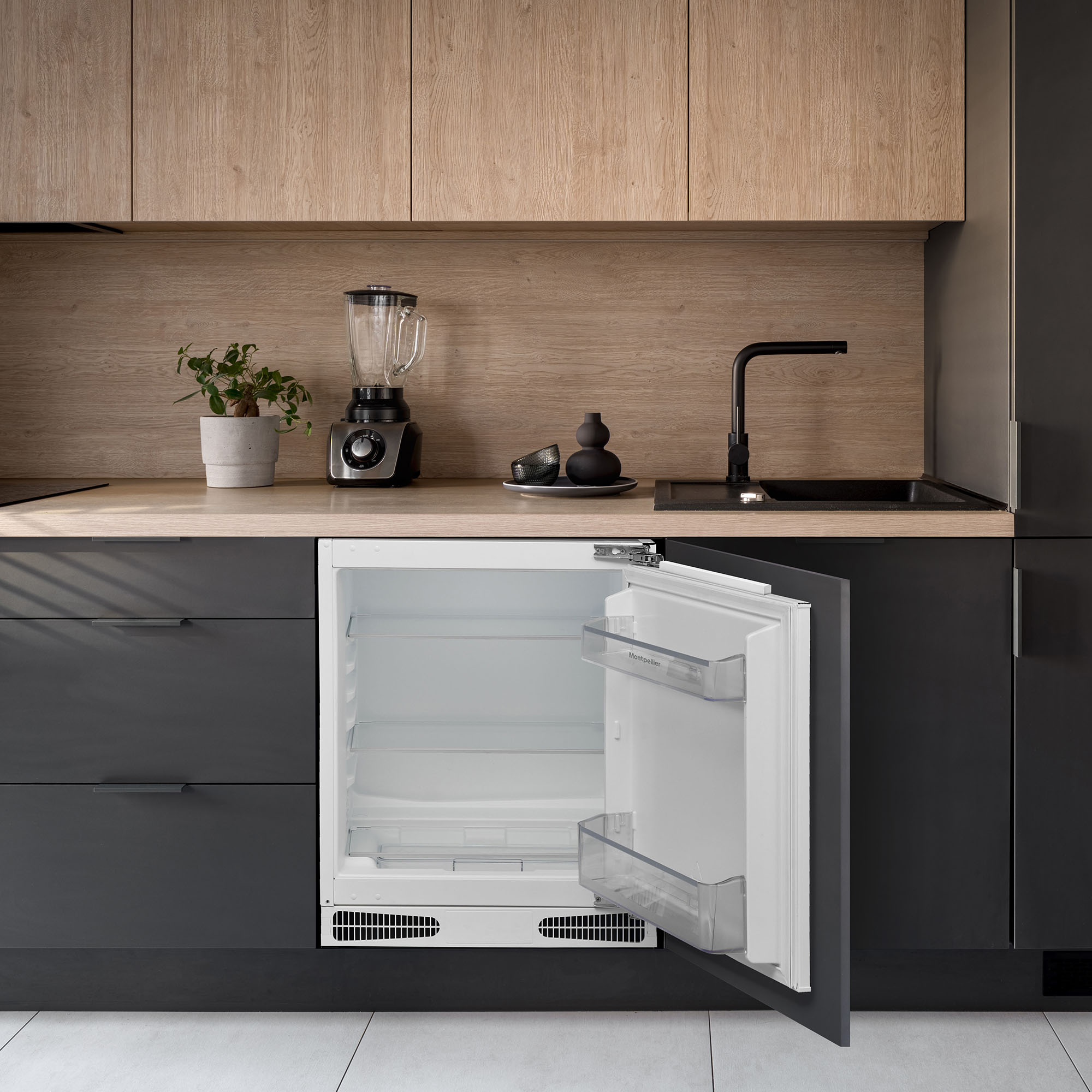 Montpellier MBUL134E Integrated Undercounter Larder Fridge 