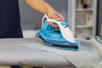 Russell Hobbs 25580 Blue 'my iron' Steam Iron 